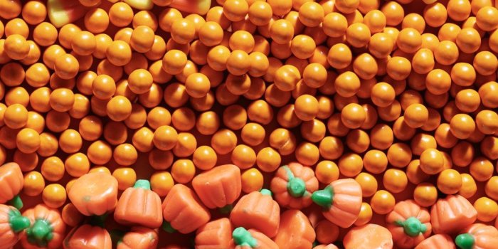 1080x1920 Halloween Candy iPhone Wallpaper | SECRET: Bath & Body Works