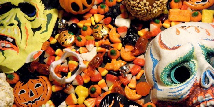 1148x717 Halloween Candies Wallpapers
