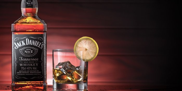 3840x2160 3840 x 2160 , alcohol-wallpaper | shot glass | Jack daniels, Whiskey