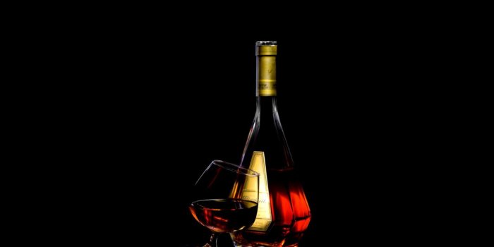 1562x966 Alcohol In The Glass Wallpaper | All in One Wallpapers