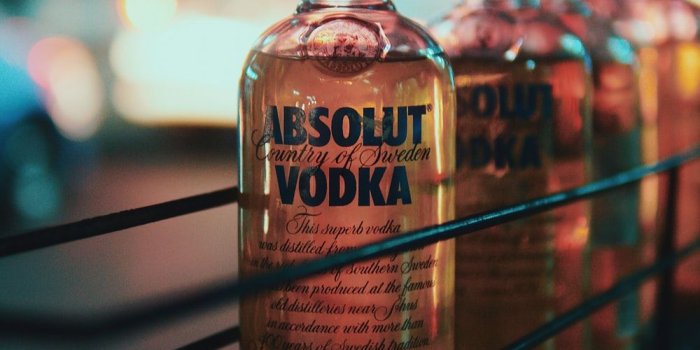 1000x1777 500+ Vodka Pictures [HQ] | Download Free Images on Unsplash