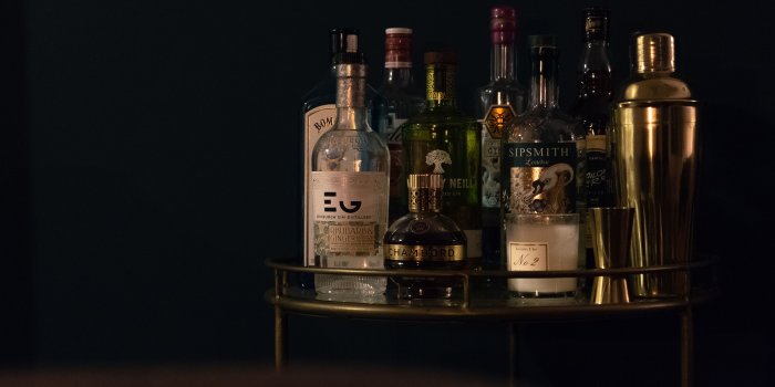 4755x3170 3075384 alcohol, bottle, dark, drink, liquor, whisky 4k wallpaper