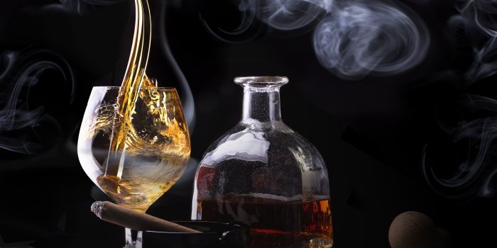 5312x3320 Cigar whiskey glass bottle smoke alcohol f wallpaper | 5312x3320