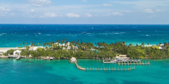 2048x2048 Nassau Bahamas Waters 12-21-2013 Wallpaper Background | Kicking Designs