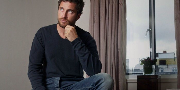 1130x706 Actor Gerard Butler wallpaper