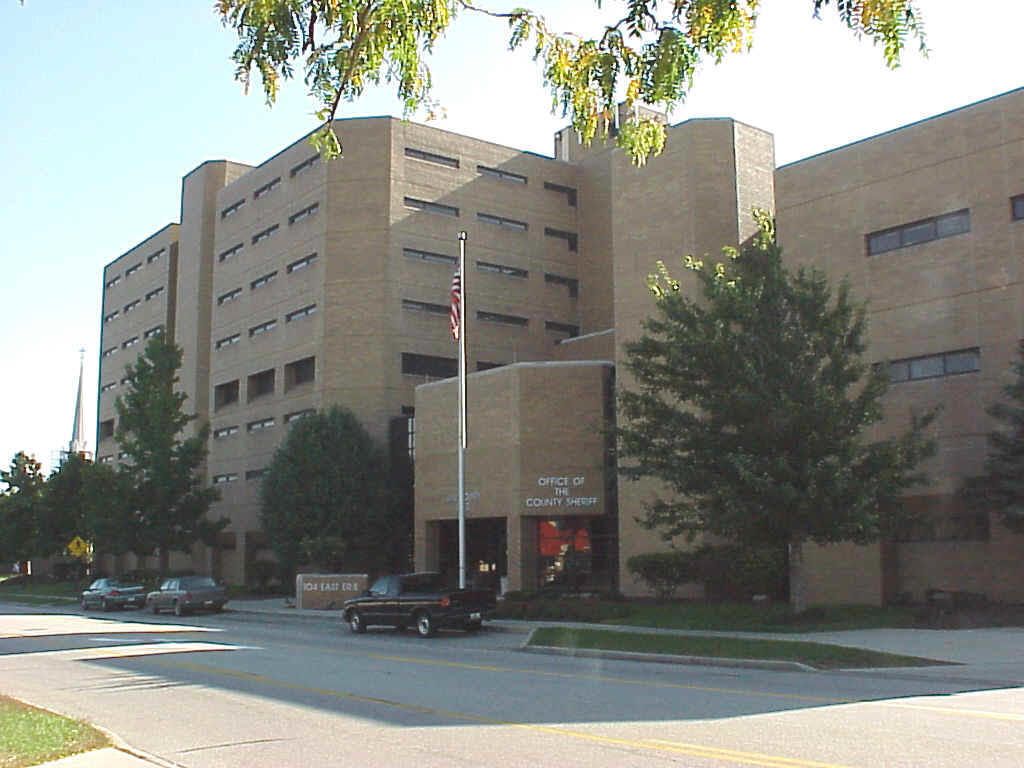 1024x768 Lake County, Ohio Sheriff's Phone Directory