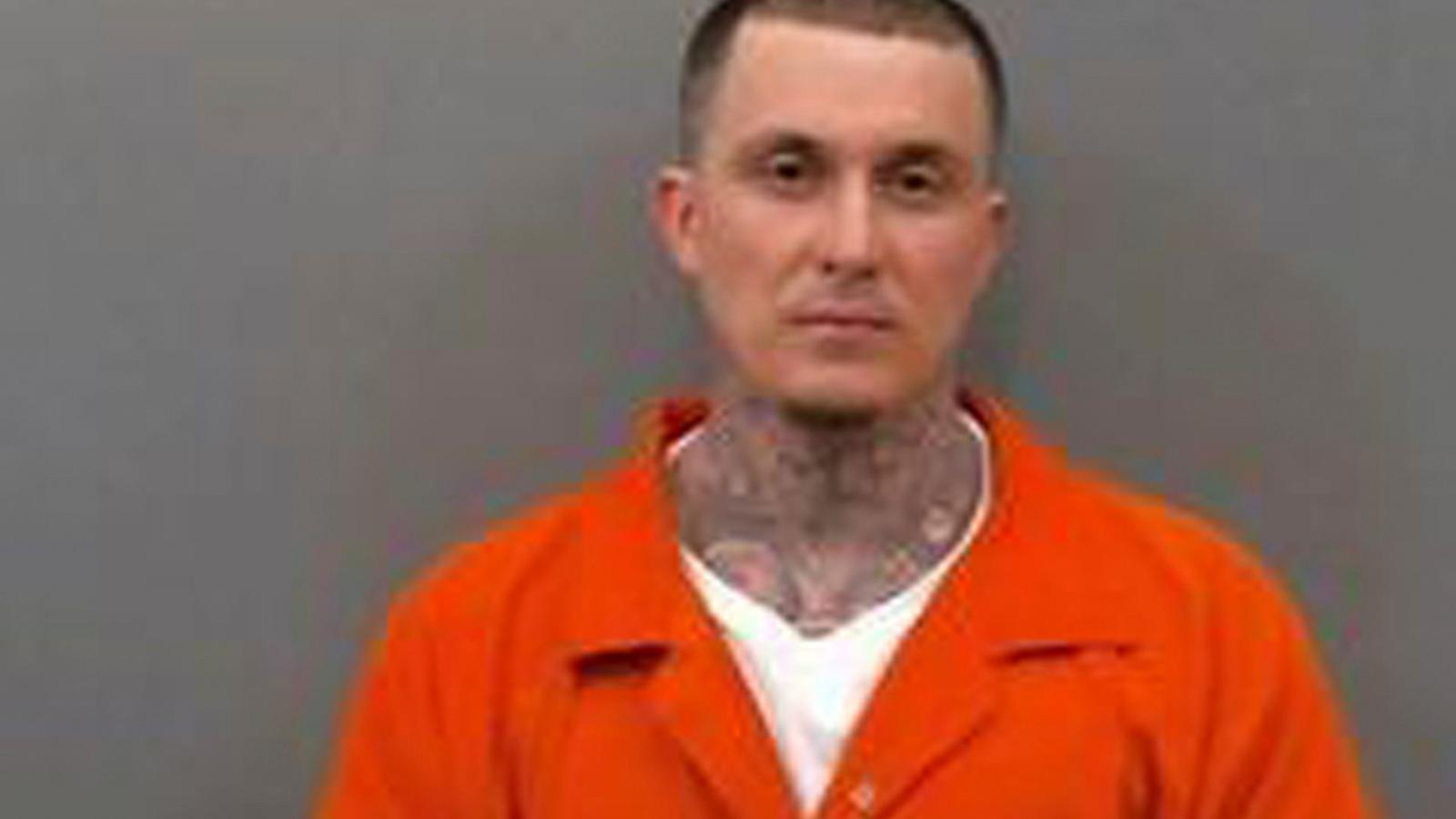 2560x1440 White Supremacist gang leader & one other inmate escapes from an