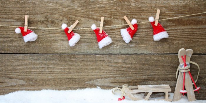 1680x1050 Christmas Hats On Snow Wallpaper HD Wallpaper | WallpaperLepi