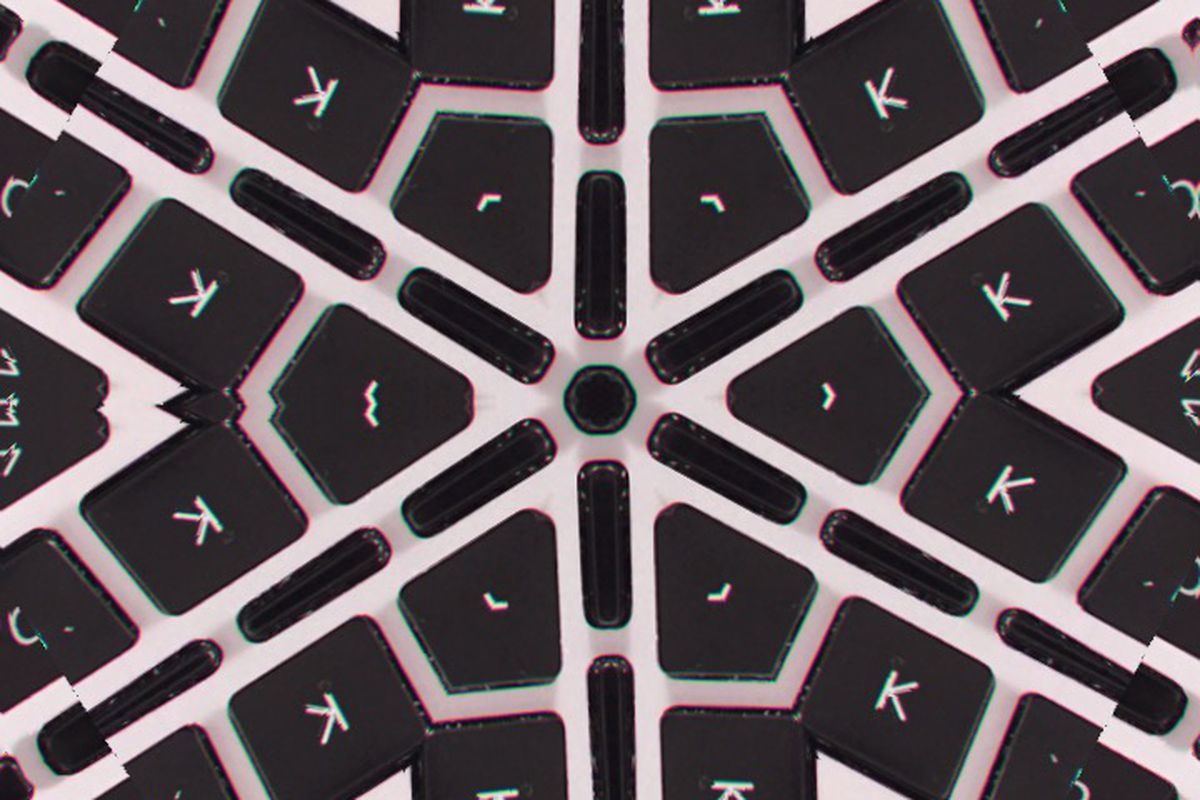 1200x800 Hyperspektiv is a photo app that produces glitchy, psychedelic