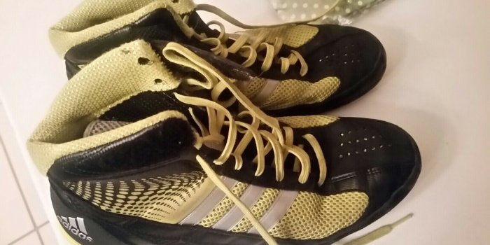 1600x900 Men's Adidas wrestling shoes size 9