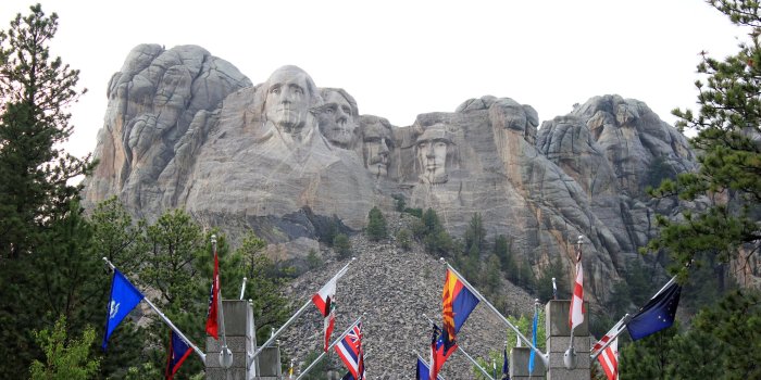 3456x2304 Mount Rushmore from path in the Black Hills, South Dakota image
