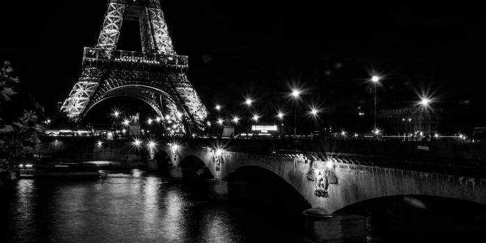3840x2158 3068344 black and white, bridge, eiffel tower, lights, long exposure