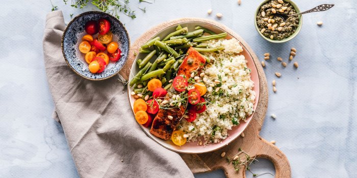 2560x1440 Wallpaper Rice Tomatoes Bowl Food Plate Vegetables Cutting 2560x1440