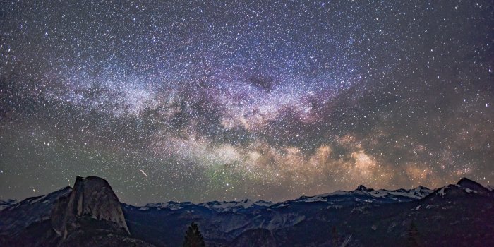 3840x2400 Download wallpaper 3840x2400 starry sky, mountains, galaxy, universe