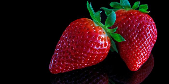 3840x2400 Strawberries On Black Background ❤ 4K HD Desktop Wallpaper for 4K