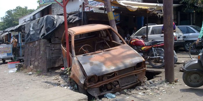 2592x1944 3020356 car, city challenge, damage, damaged wallpaper and