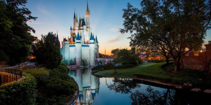 1920x1080 Download wallpaper 1920x1080 disneyland, building, beautiful, grass