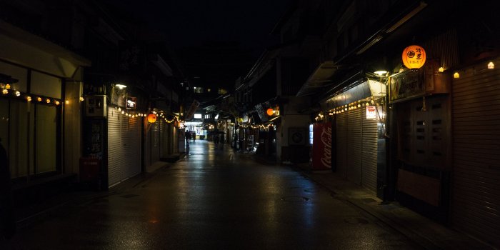 6000x3376 2983800 itsukushima japan street light lantern night asia wallpaper