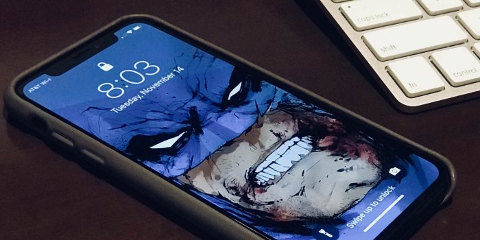 2926x2926 This Batman wallpaper that makes use of the notch on my iPhone X