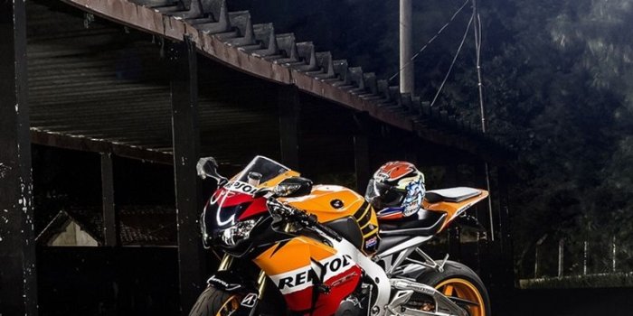 800x1200 Download wallpaper 800x1200 honda, cbr1000rr, repsol, motorcycle