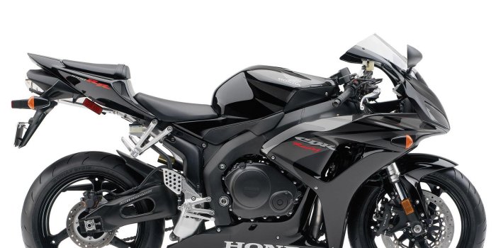 1600x1200 Download desktop wallpaper Black Honda motorcycle on a white