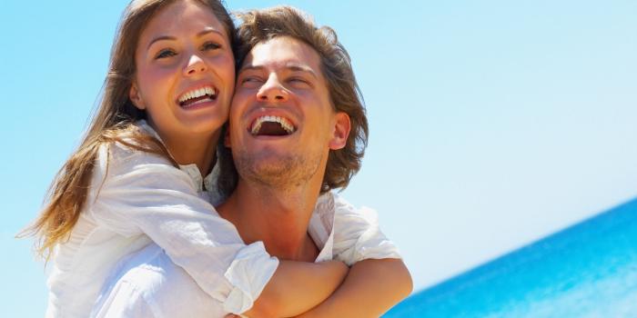 1920x1200 Happy Couple Wallpapers