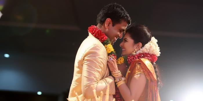 1920x1080 Couple very happy at the time of marriage pictures wallpaper - HD