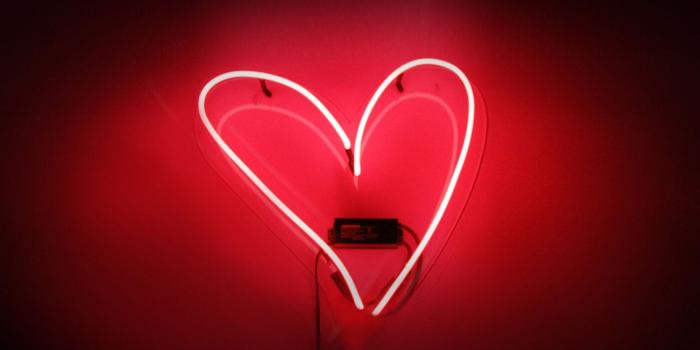 1920x1080 Red Glowing Heart Wallpaper 43612 - Baltana