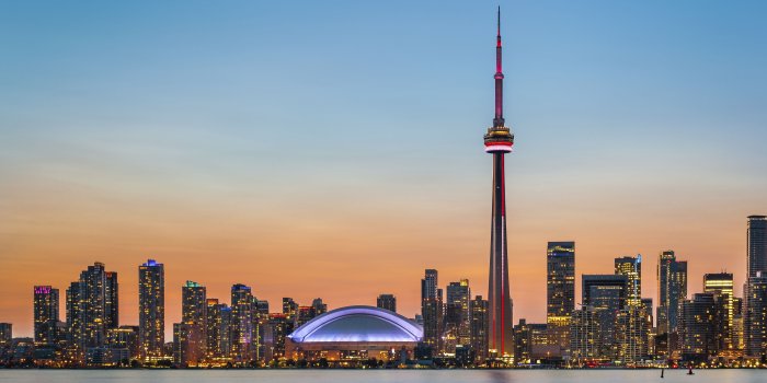 5616x3744 Lights, Camera, Action: Experience Toronto's International Film