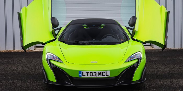 3840x2160 Wallpaper McLaren 675LT green supercar front view 3840x2160 UHD 4K