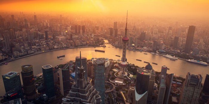 1920x1200 Wallpaper Shanghai, city at morning, fog, sunrise, skyscrapers