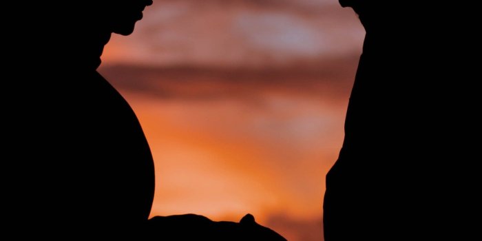 1600x2560 Download 1600x2560 Couple, Sunset, Scenic, Holding Hands, Romance