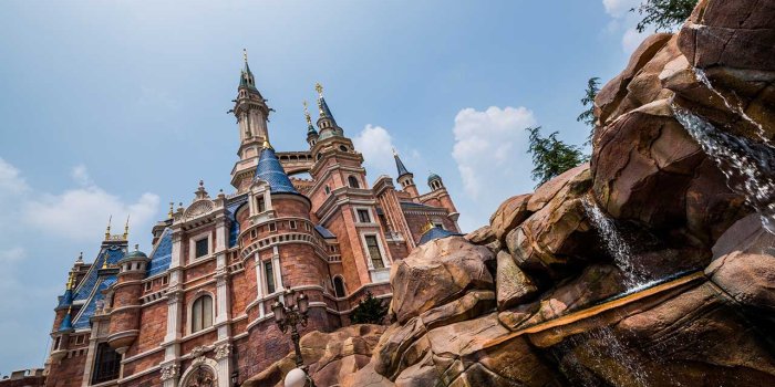 1280x720 Good Morning from Enchanted Storybook Castle at Shanghai Disneyland