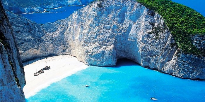 2048x2048 Paradise Island - iPad Retina Wallpaper for iPhone X, 8, 7, 6 - Free