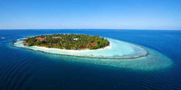 2560x1600 Wallpaper Maldives Paradise Island sea blue water 2560x1600 HD