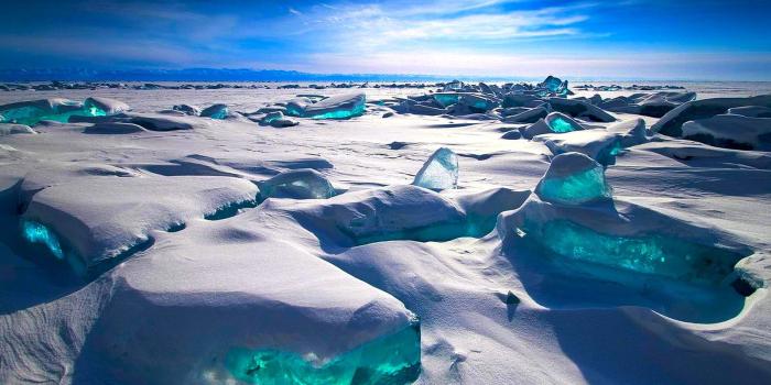 1600x1140 Blue Ice Crystals And Snow Wallpaper | 1600x1140 | ID:48080