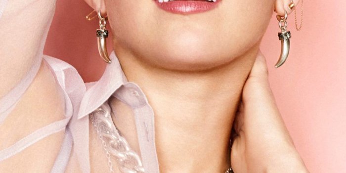 950x1689 Download Miley Cyrus Cosmopolitan 2018 Free Pure 4K Ultra HD Mobile