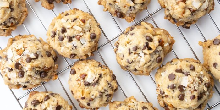 1600x1200 Homemade Vegan Coconut Almond Joy Cookies Recipe