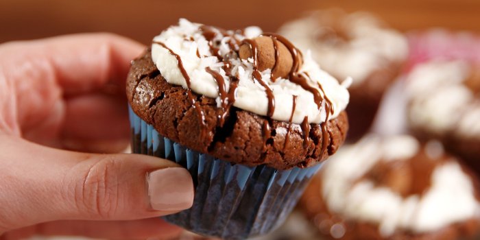 1920x1080 Almond Joy Cupcakes