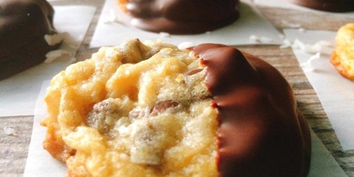 1024x768 Almond Joy Crunch Cookies