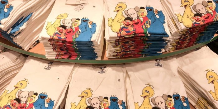 2048x1536 Sesame Street X Kaws X Uniqlo Collection - Kaws X Sesame Street Styles