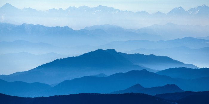5120x2880 Blue Mountain Layers 5K Wallpapers | Wallpapers HD