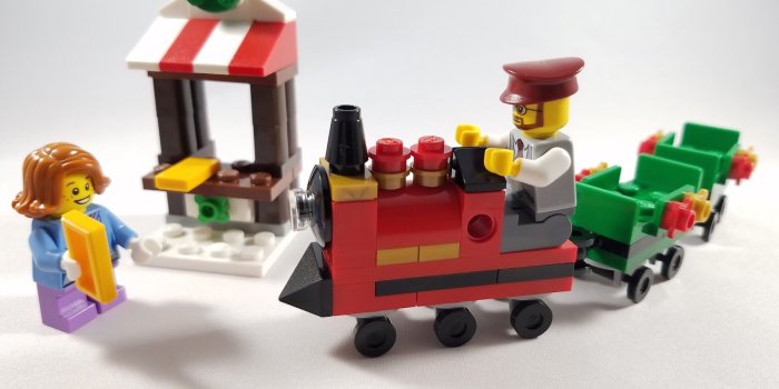 1600x1200 Playing with Bricks: REVIEW: LEGO 40262 - LEGO Christmas Train Ride