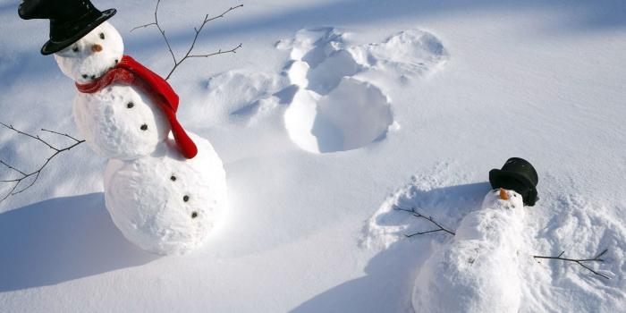 1680x1050 Snowman making an angel in the snow wallpaper - Funny wallpapers