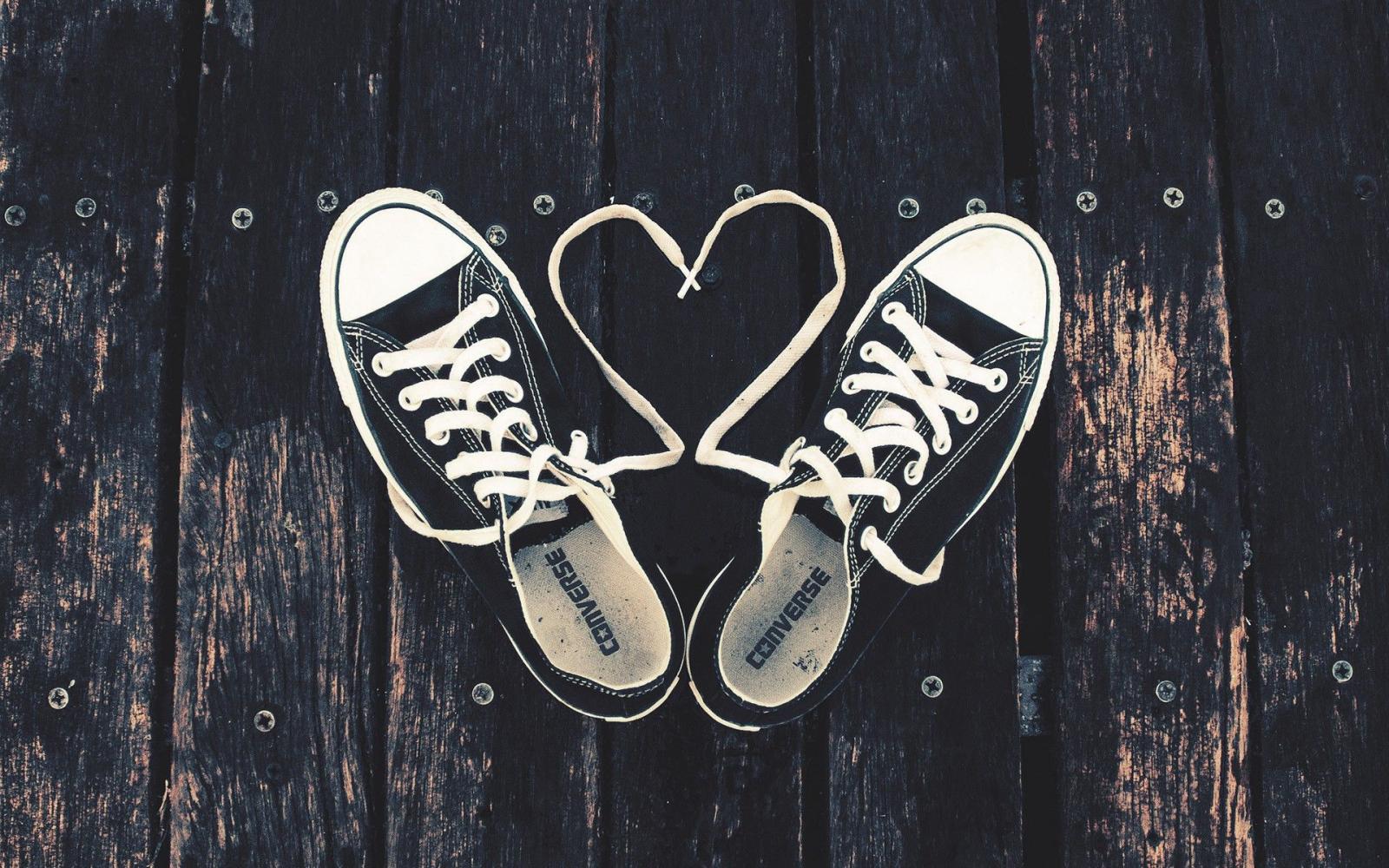 1920x1200 Converse Sneakers Heart Shape Shoelaces Desktop Wallpaper