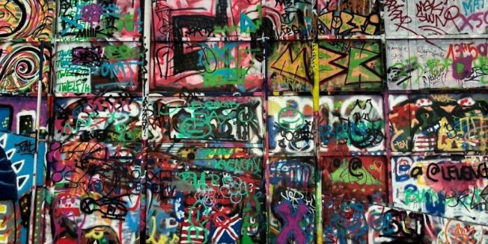 1024x768 Painting graffiti in Paris (semi-legally) - To & Fro Fam