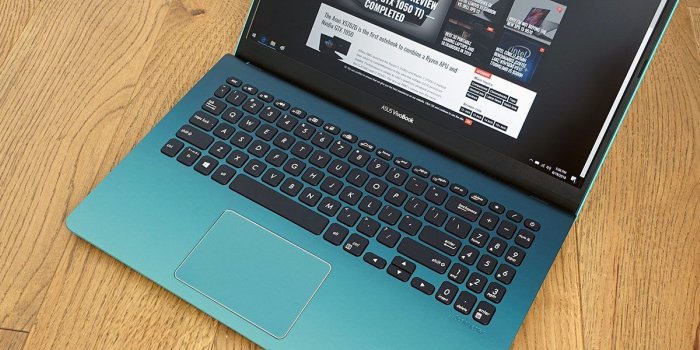 1500x600 Asus VivoBook S15 S530 review (S530UA - i7-8750U, UHD 620) - compact