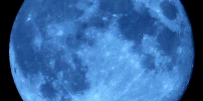 1600x1600 Wallpapers of Blue Moon HD download free at digitalimagemakerworld.com