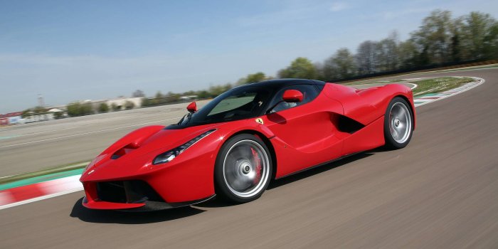 2040x1360 Ferrari LaFerrari High Definition Wallpaper