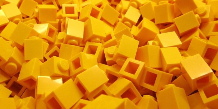 1024x768 Lego bricks yellow 2 | Alejandro
